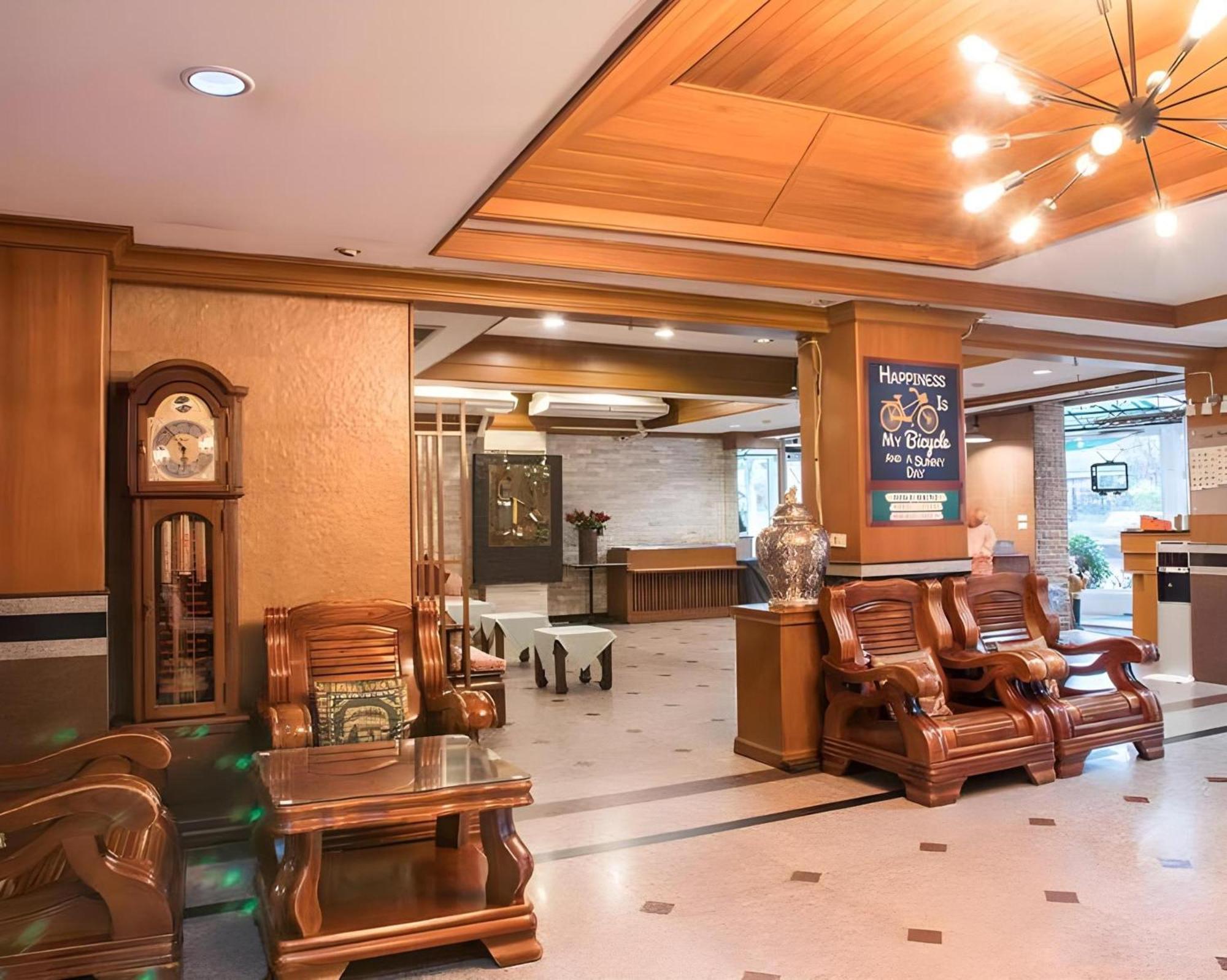 Howard Square Boutique Hotel Bangkok Extérieur photo