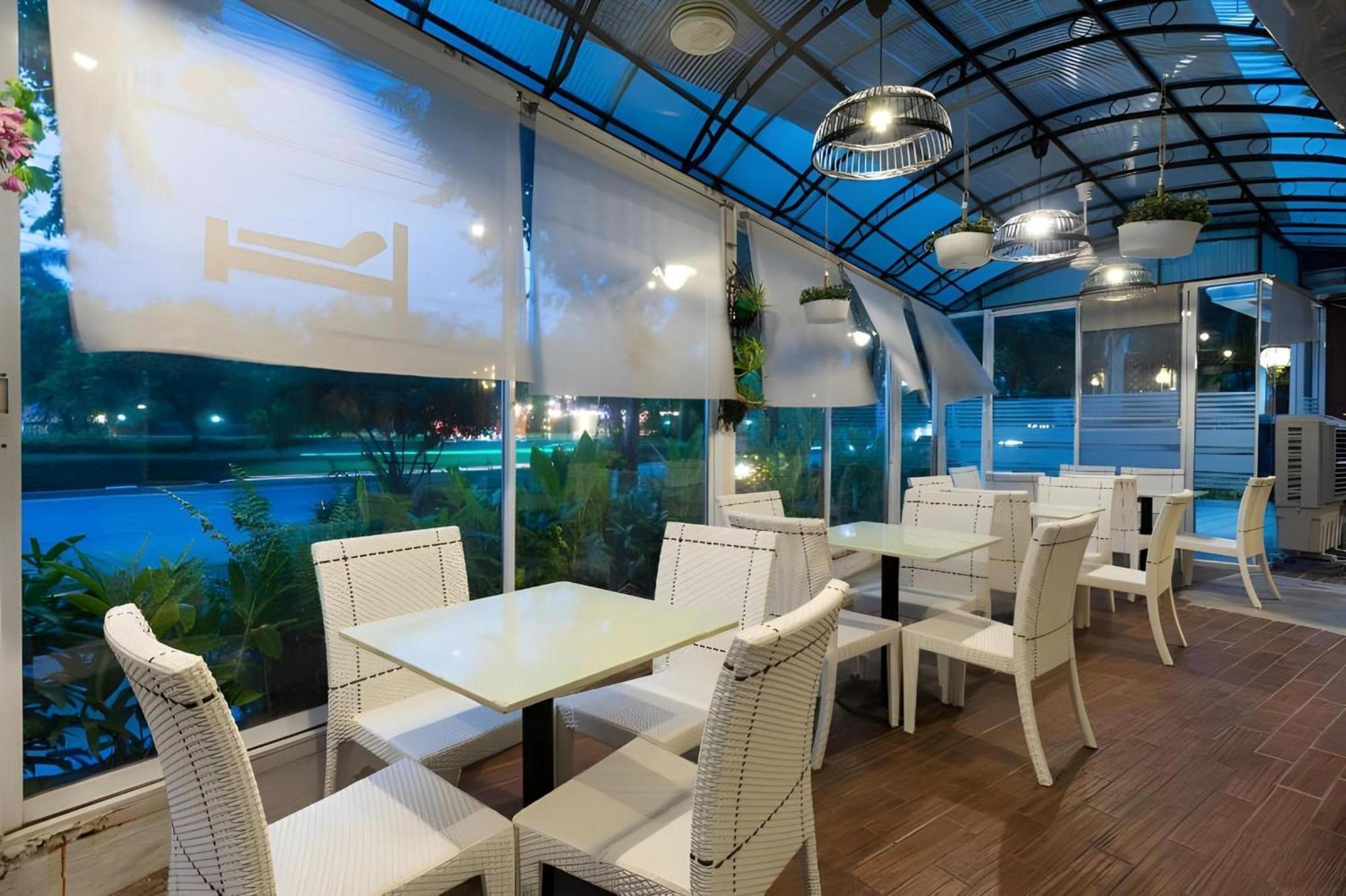 Howard Square Boutique Hotel Bangkok Extérieur photo