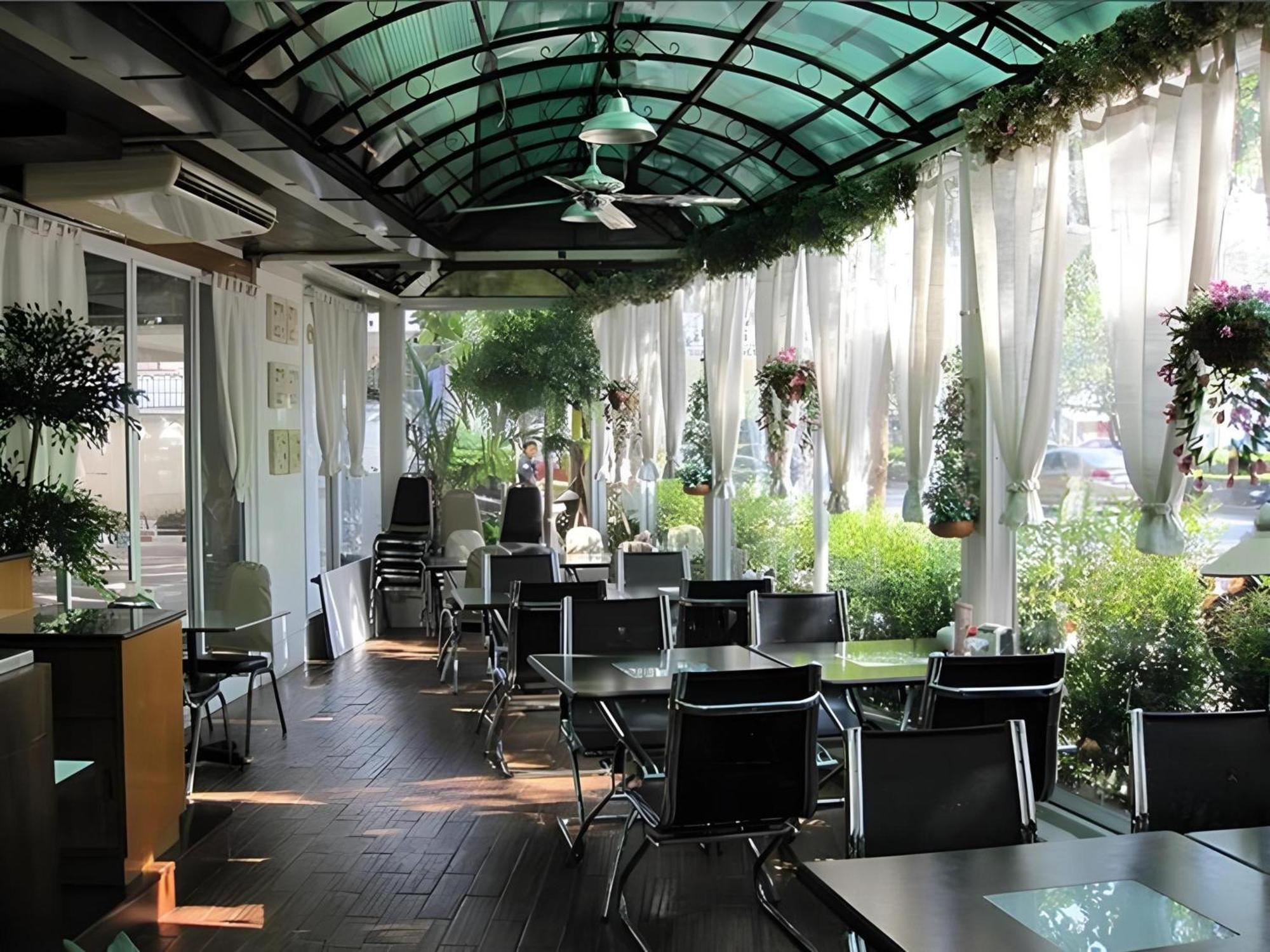 Howard Square Boutique Hotel Bangkok Extérieur photo
