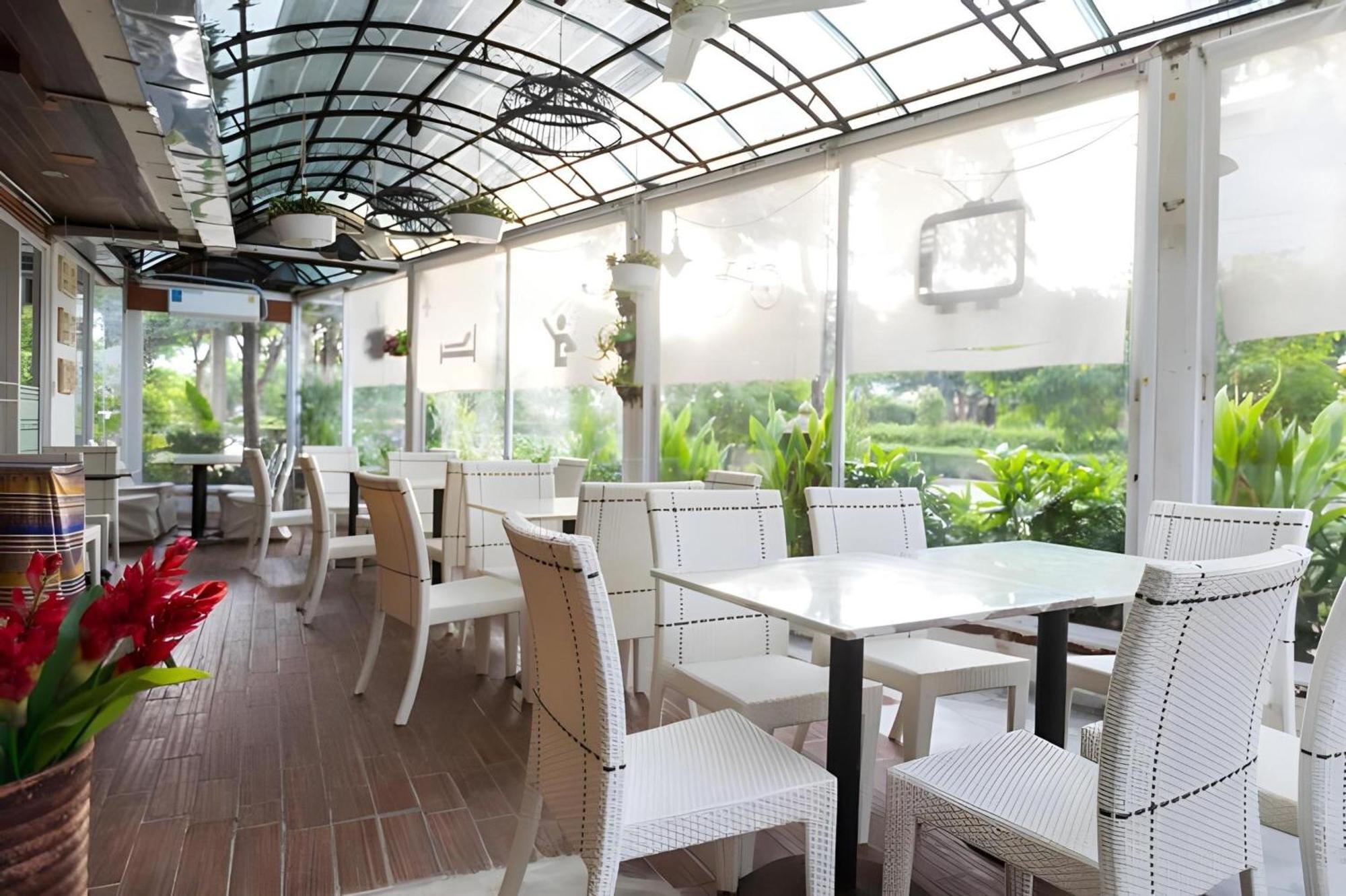 Howard Square Boutique Hotel Bangkok Extérieur photo