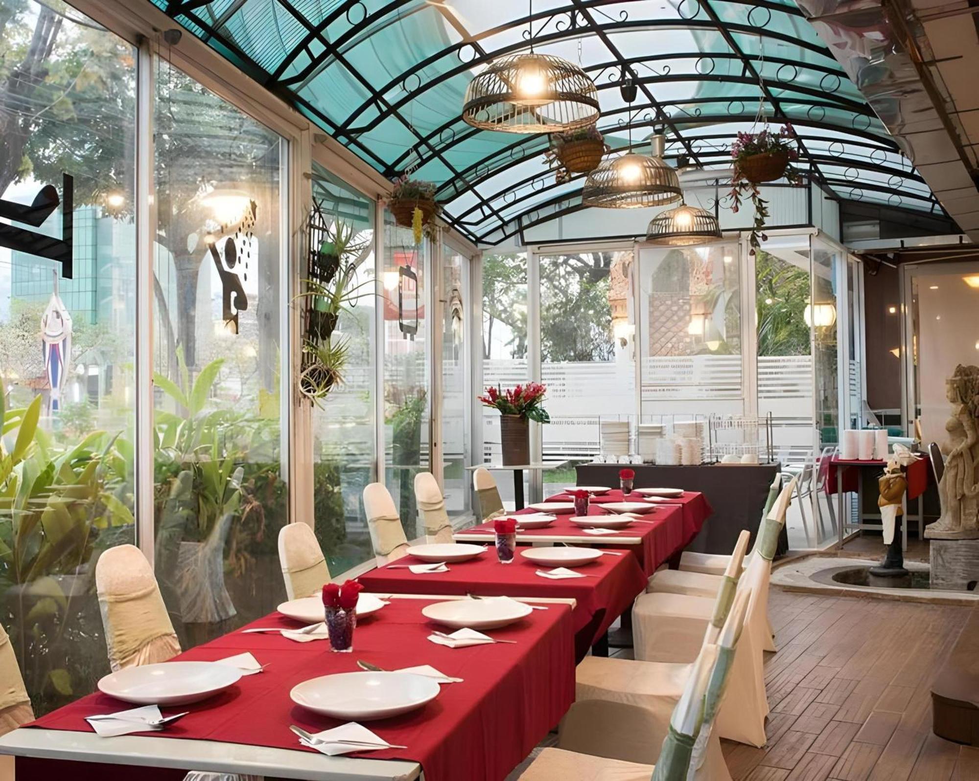 Howard Square Boutique Hotel Bangkok Extérieur photo